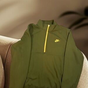 Nike Sportswear Club Brushed-Back 1/2-Zip Pullover Shirt Sweater- Men's Large